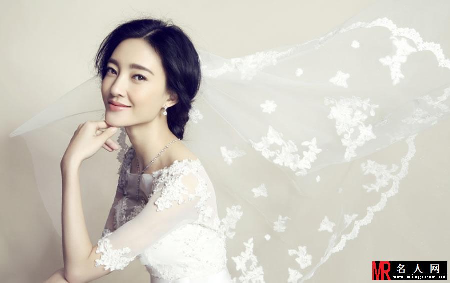 王丽坤浪漫婚纱写真 气质清新笑靥迷人(1)
