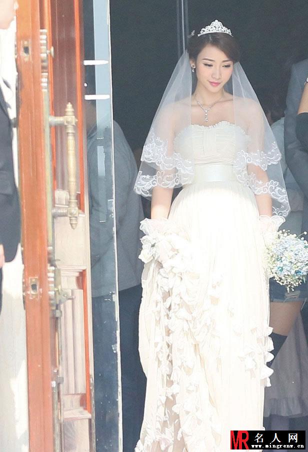 柳岩咱们结婚吧披婚纱 黄金剩女终觅幸福(1)