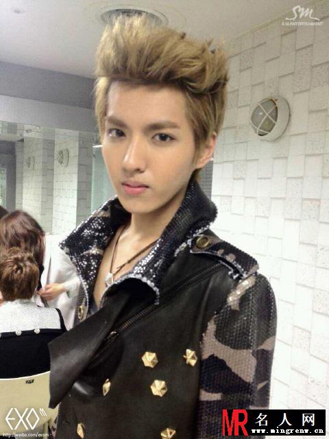2012年EXO参加ShowChampion活动吴亦凡图片 颜值爆表(1)