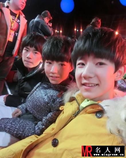 TFBOYS王源2015最新生活照 古灵精怪搞笑可爱(1)