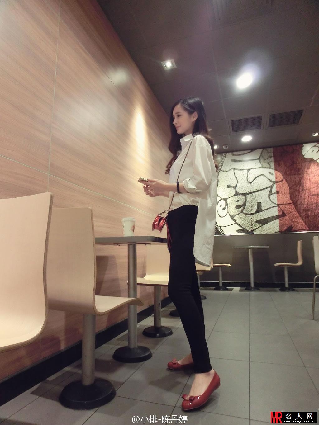 翻版杨幂陈丹婷最新写真 白衣飘飘显气质(1)