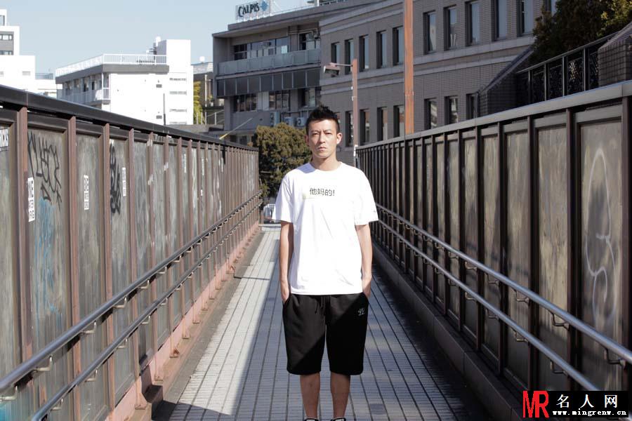 陈冠希东京街拍 玩味潮搭潮男(1)
