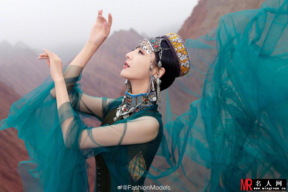佟丽娅舞剧推广写真 网友：是仙女本仙没错了！(1)