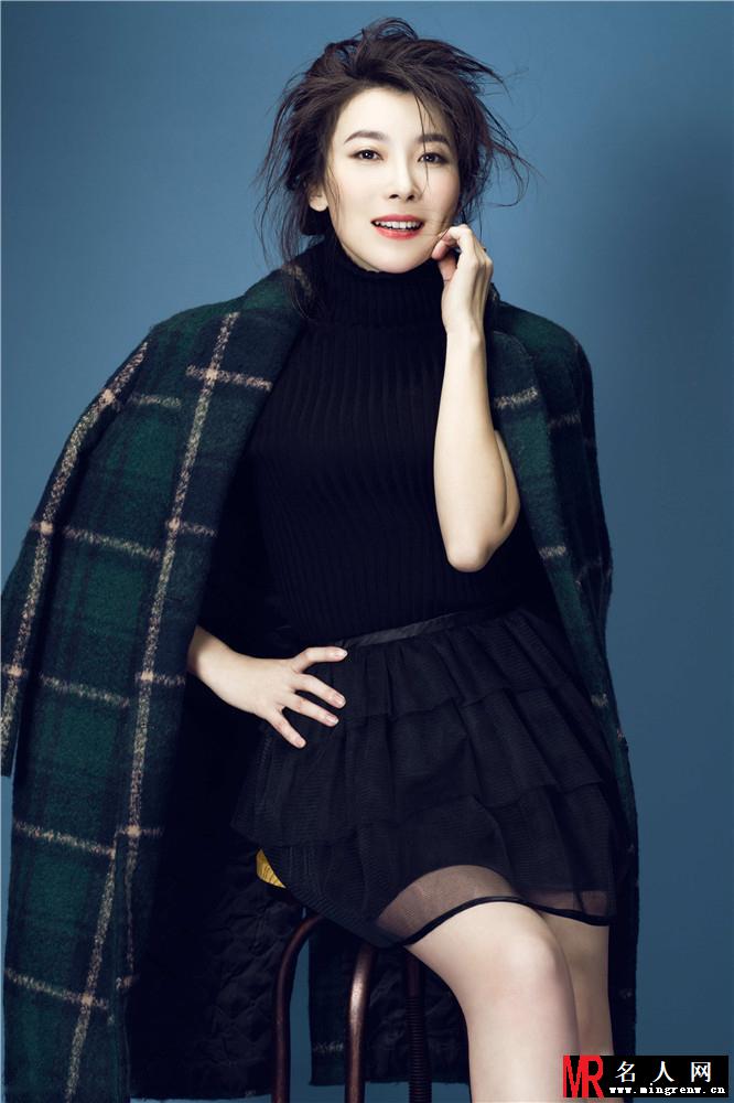 张棪琰曝初秋写真 发丝凌乱显熟女范儿(1)