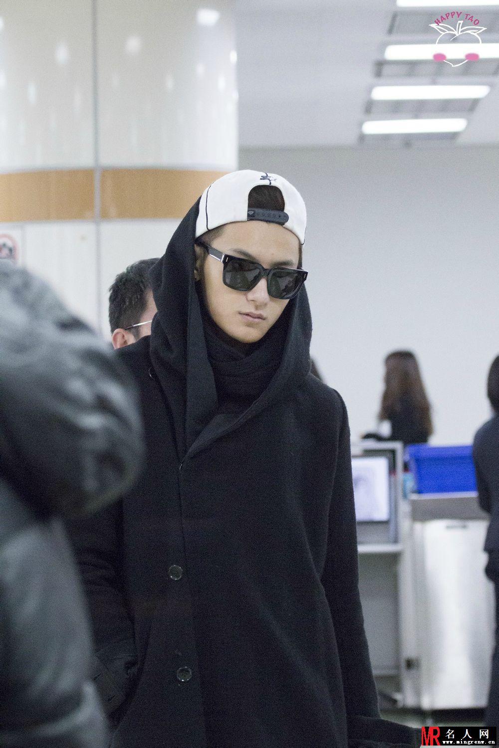 2014年12月EXO韩国金浦赴日本大阪机场写真黄子韬图片写真(1)