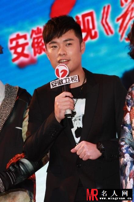 《爱情自有天意》发布会 陈赫搭戚薇热聊(1)