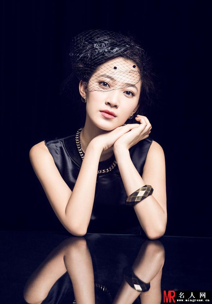 秦子越复古写真 黑纱遮面显华贵气质(1)