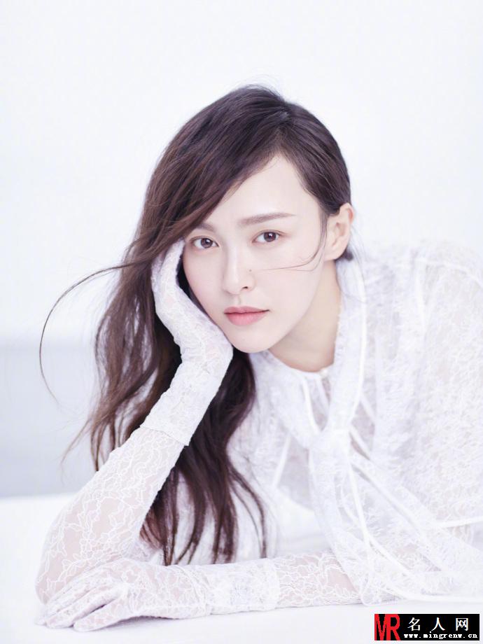 唐嫣封面大片曝光 轻柔纯美婀娜多姿(1)