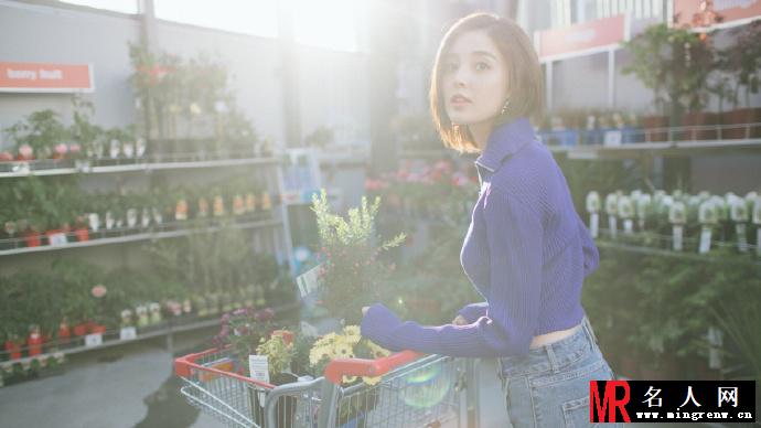 娜扎花房写真曝光 变身阳光女孩灵动又美丽(1)