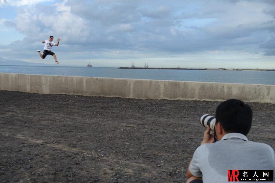 吉飞龙海南拍时尚写真 活泼乱跳变海南男孩(1)