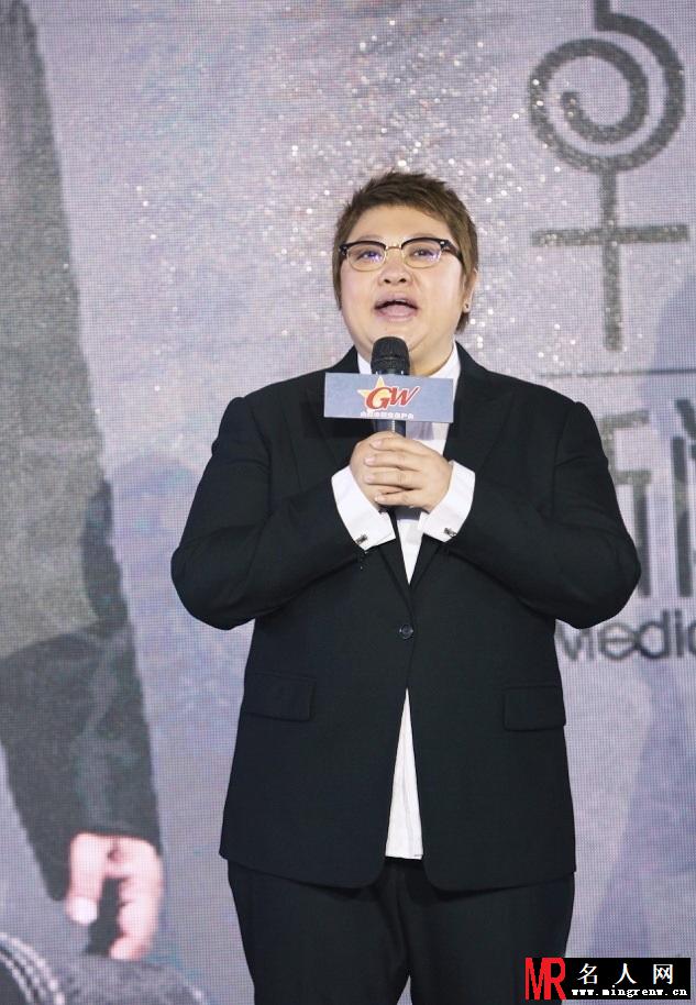 韩红揭巡演场次谈黄晓明婚礼:不会帮挡酒(1)