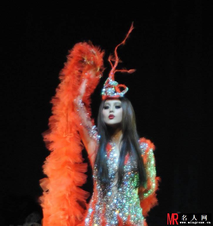 范冰冰妩媚舞台妆 演绎幻影妖艳(1)
