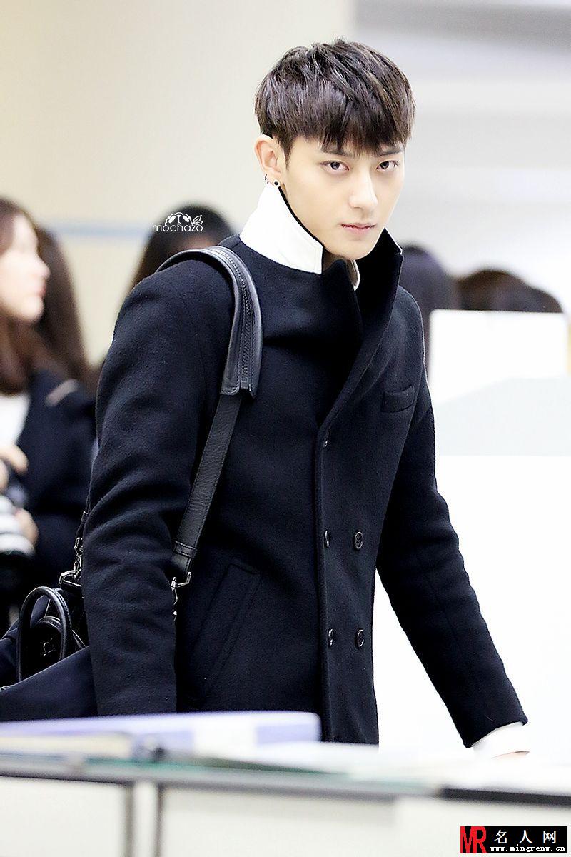 2014年11月EXO韩国仁川飞日本福冈机场写真帅气时尚黄子韬图片写真(1)