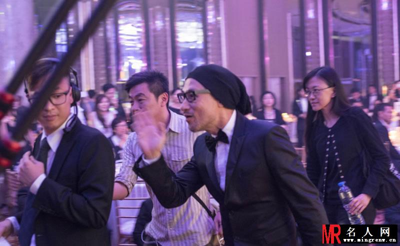 62岁的钟镇涛香港补办婚宴 张学友曾志伟祝贺(1)