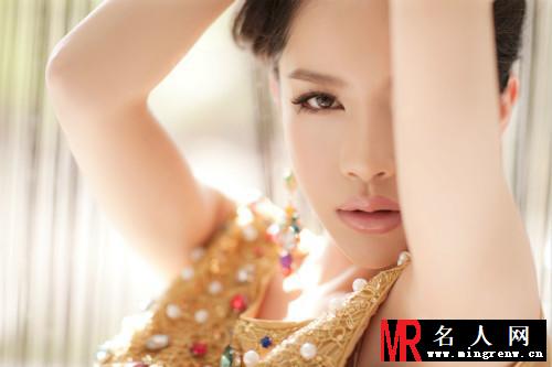 潘霜霜性感写真美艳如花 女神范驾驭至美写真(1)