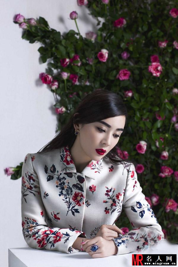 袁姗姗变玫瑰美人 烈焰红唇尽显魅惑(1)