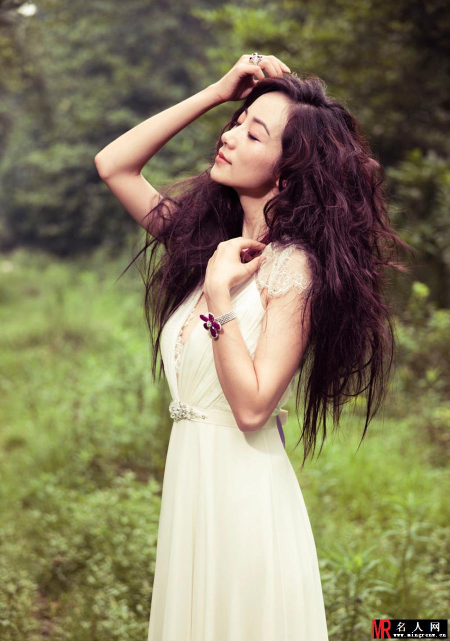 妇女节福利 盘点那些人比花魅的女星靓照(1)