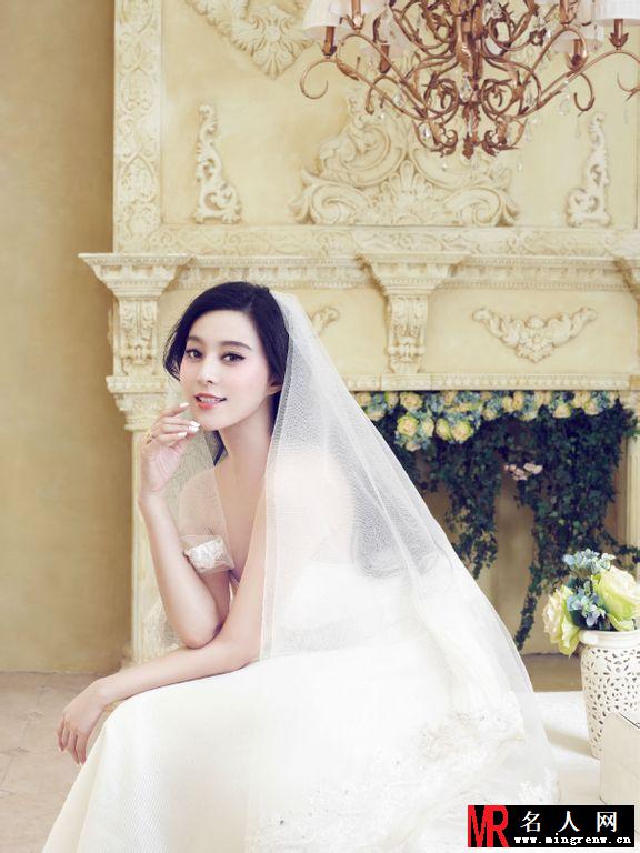 范冰冰金夫人婚纱写真第二弹 酥胸外露展曼妙身姿(1)