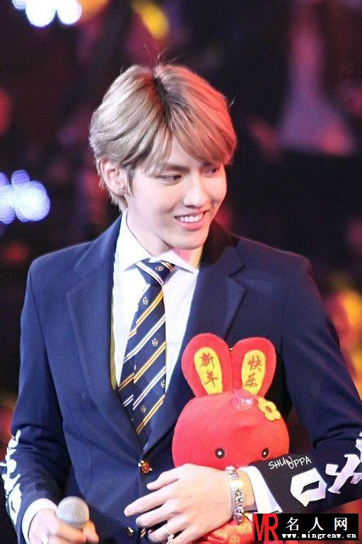 吴亦凡2013年帅气现身上海演唱会卖萌合集(1)