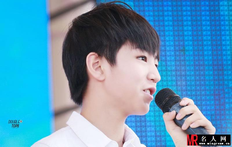 TFBOYS代言某广告现场 气氛融洽工作认真(1)