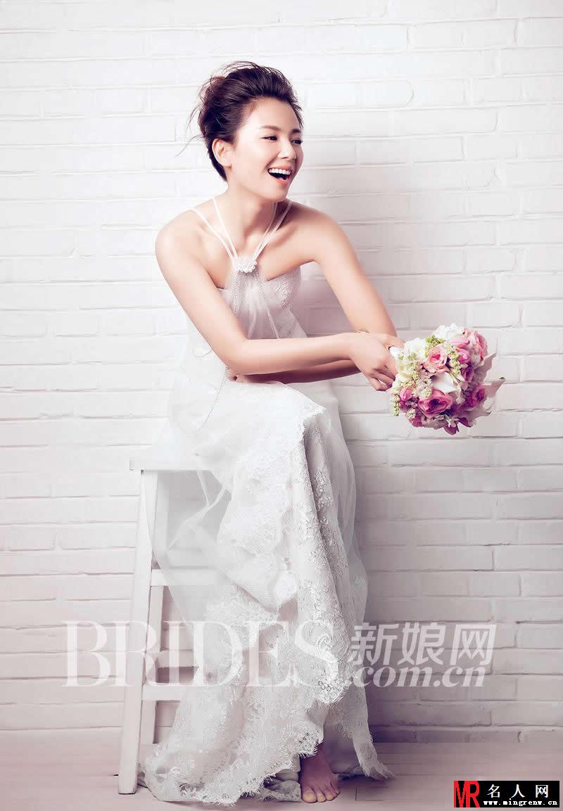 刘涛婚纱写真曝光 性感贤妻登封面(1)