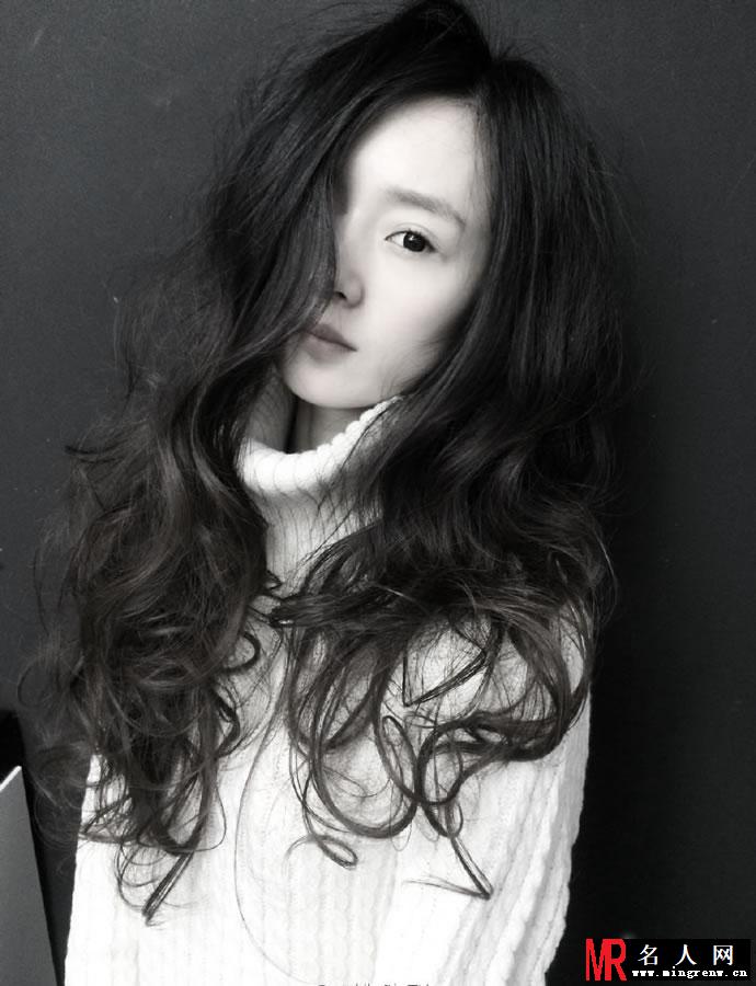 杨幂妹妹陈丹婷黑白写真 诱惑撩人(1)