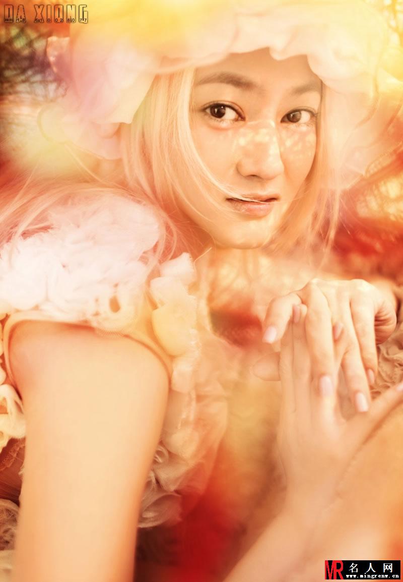 演员邱晔花丛写真 婴儿造型唯美梦幻(1)