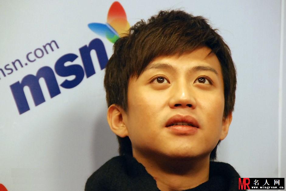 内地男演员戏疯子邓超做客MSN(1)