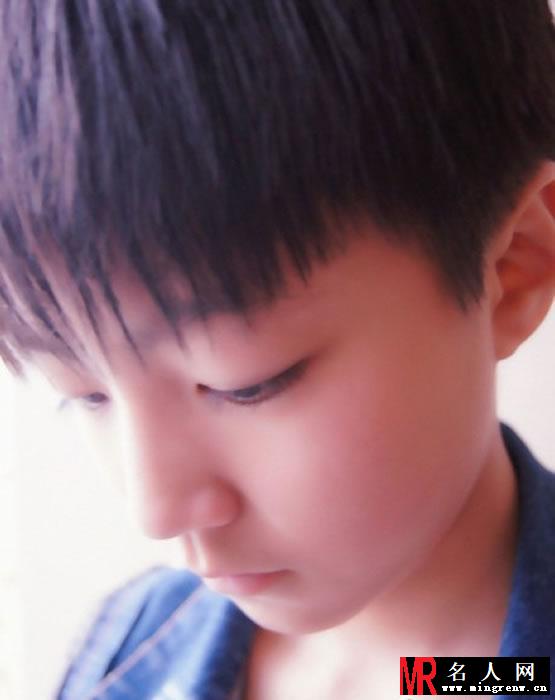 TFBOYS王俊凯2013年青涩生活照集(1)