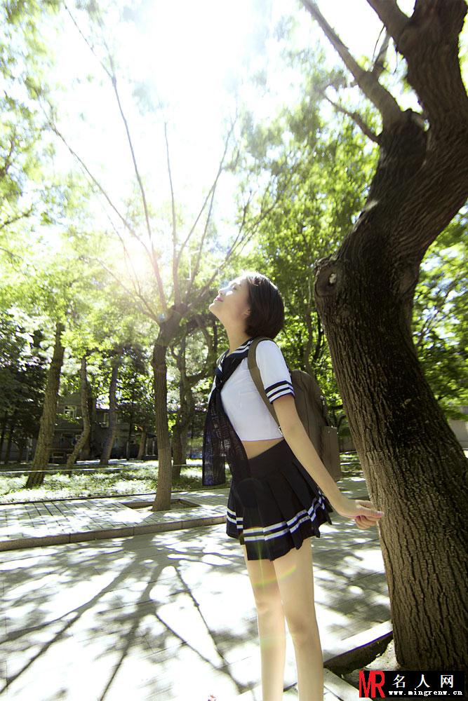 顾莉雅制服写真 化身校园美少女(1)