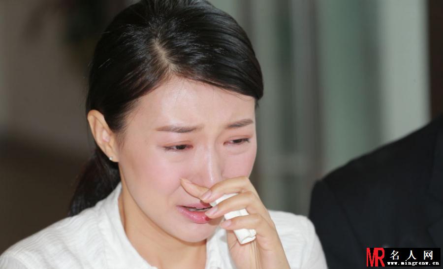 马赛不雅视频遭泄 记者会痛哭流涕(1)
