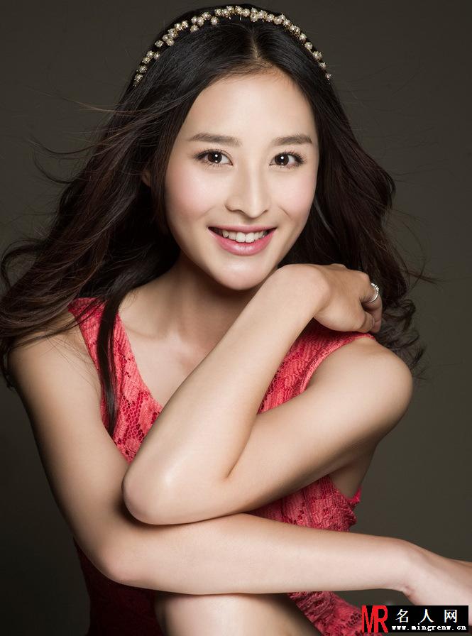 汤晶晶清纯写真曝光 甜美笑容温婉迷人(1)