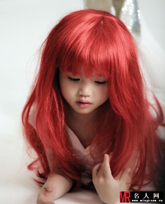 钟丽缇小女考拉美人鱼写真 偷抹口红鬼马精灵(1)