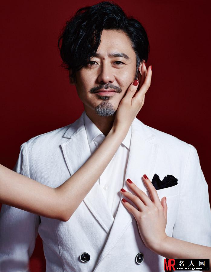 吴秀波雅痞范儿刊登封面，演绎雅痞混搭女色诱惑(1)