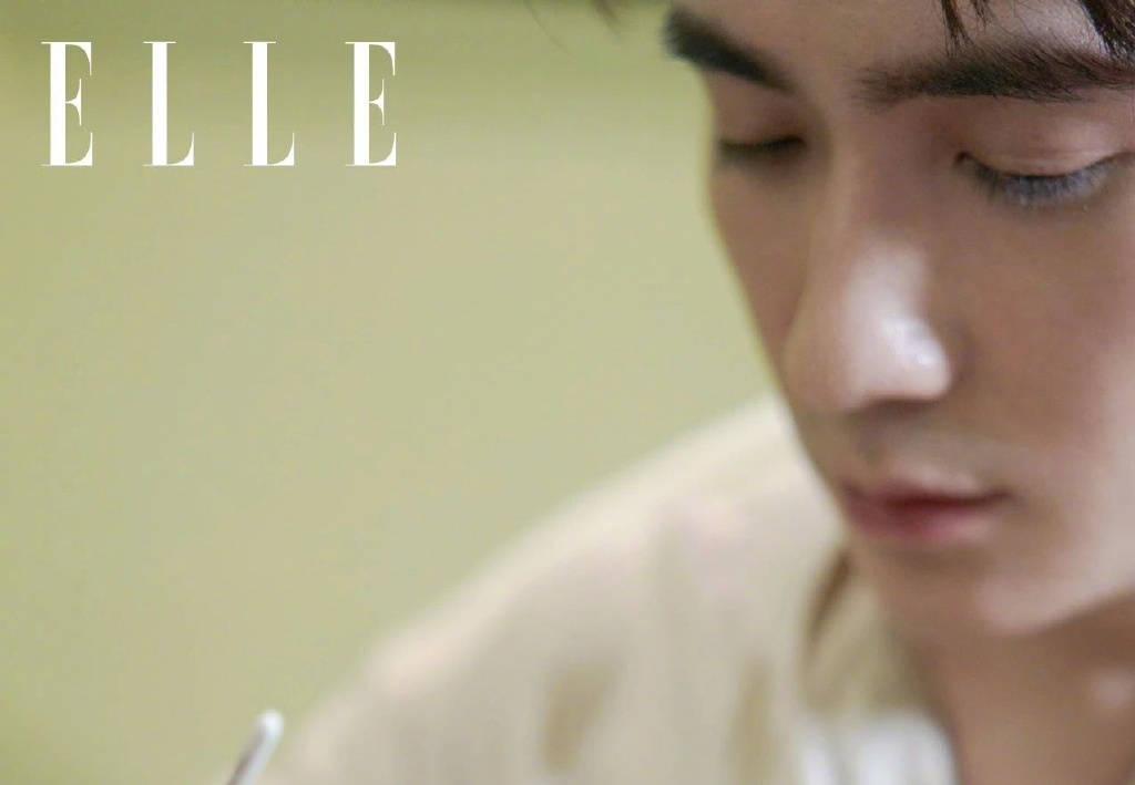 朱一龙《ELLE》写真拍摄花絮 眉眼温柔令人沉醉(1)