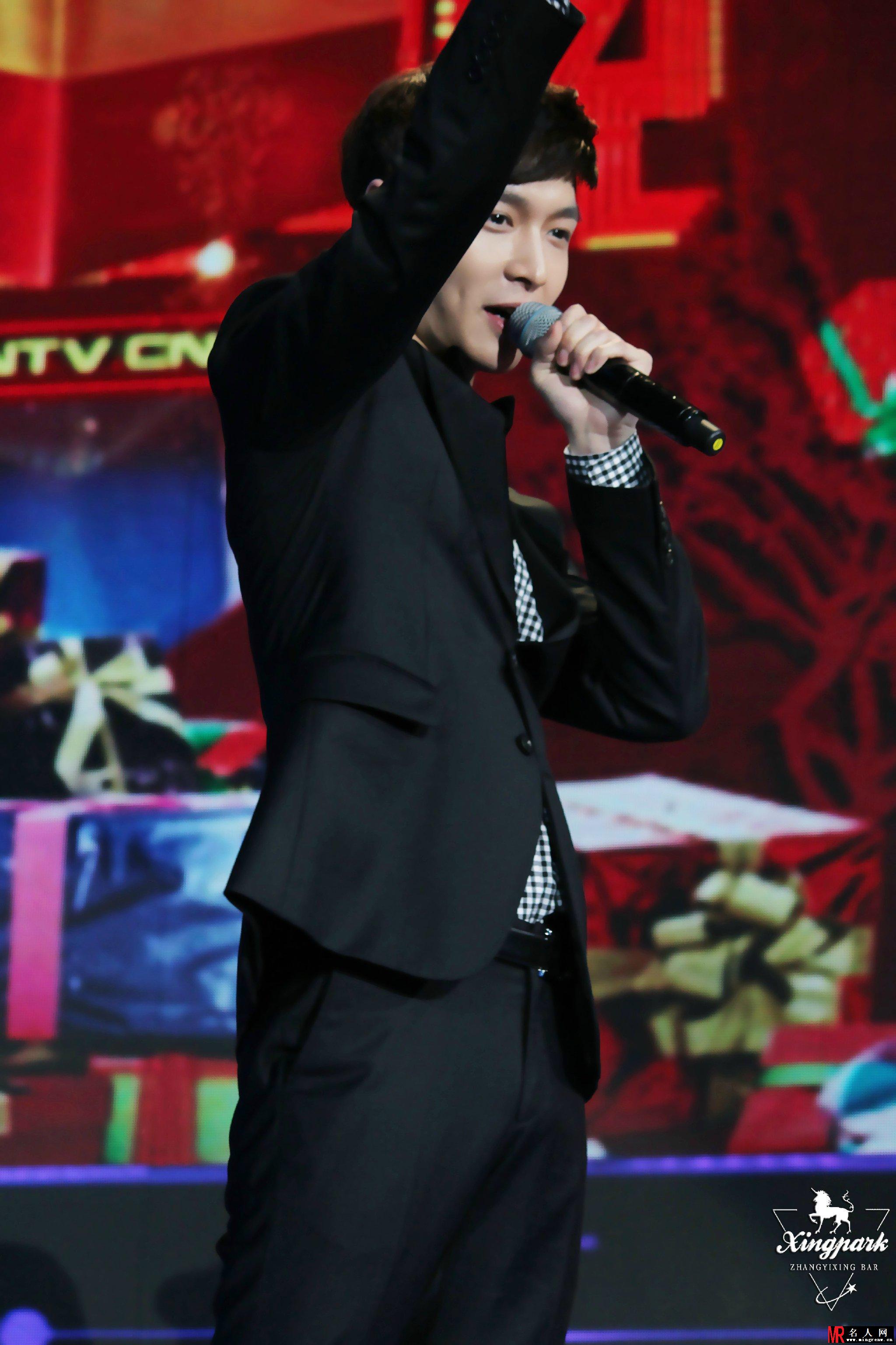 EXO张艺兴2015年中央电视台网络春晚现场花絮合集(1)