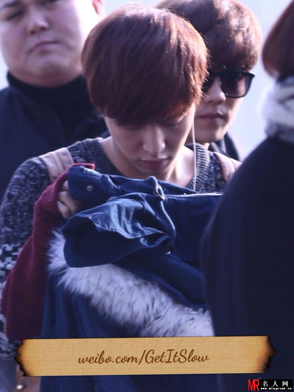 EXO张艺兴2014年1月仁川赴台湾机场帅气现身(1)