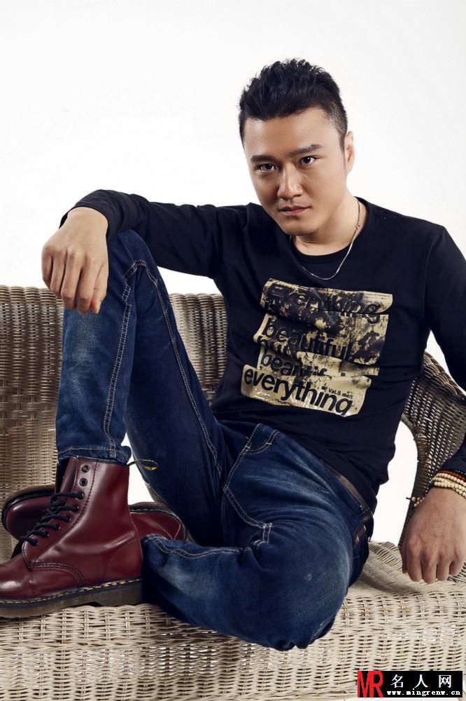郭鹏型男写真 百变造型魅力十足(1)