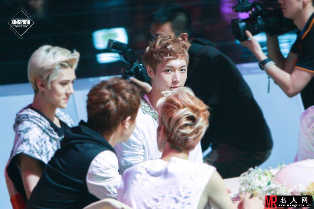 EXO张艺兴2013年帅气亮相亚洲偶像盛典(1)