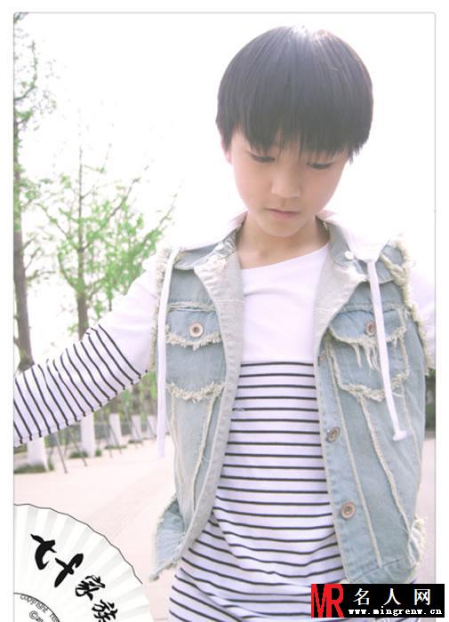 TFBOYS王俊凯2013年青涩生活照集(1)