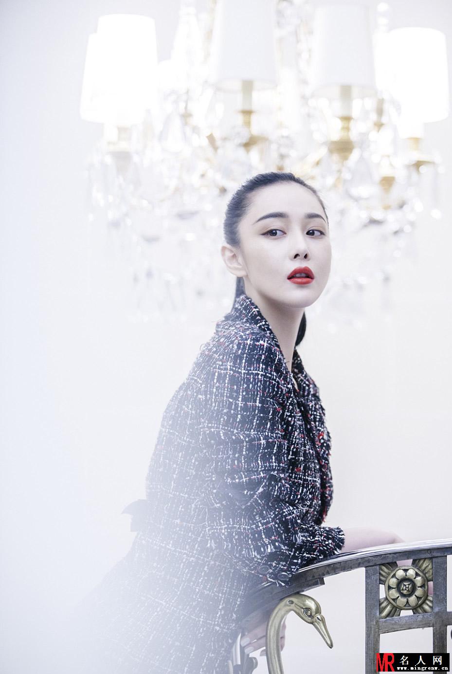 张馨予利落干练套装 时尚优雅演绎职场熟女范(1)