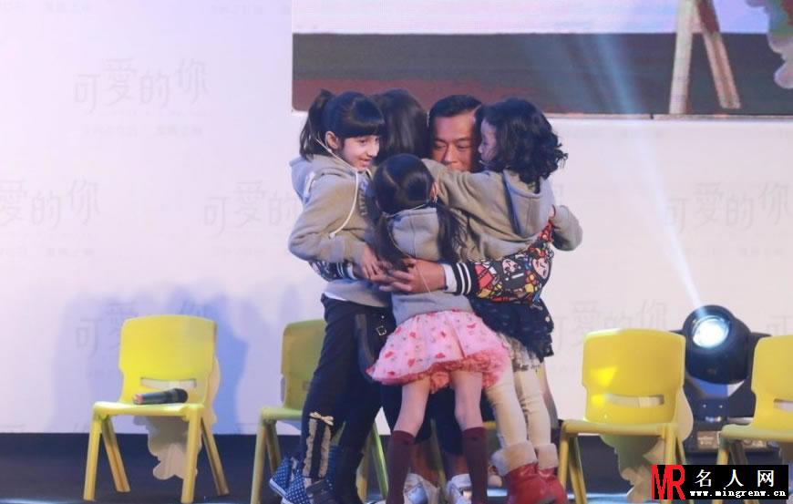 古天乐父爱满满 孩子爱不释手(1)