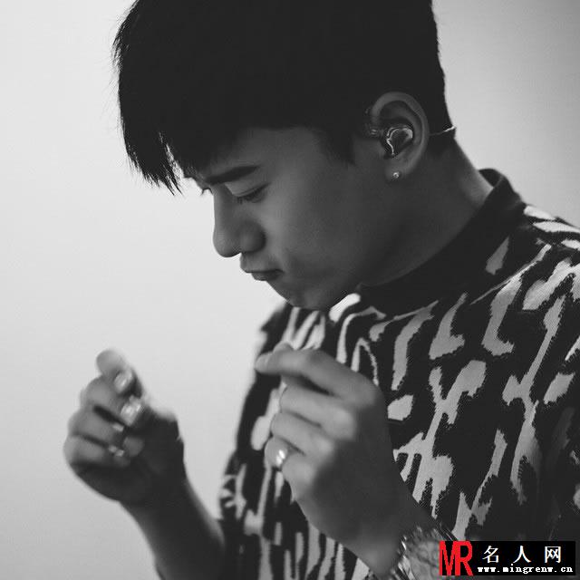 张杰美国行生活自拍 尽享音乐魅力(1)