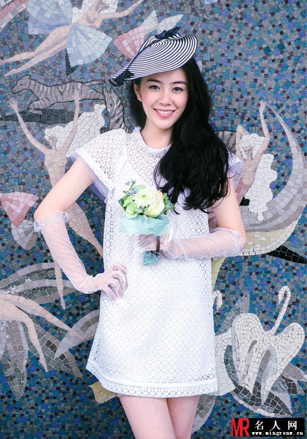 孟丽精彩写真 百变风格获赞(1)