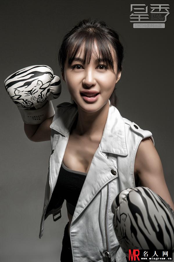 李菲儿动感写真 呆萌性感银屏宠儿(1)