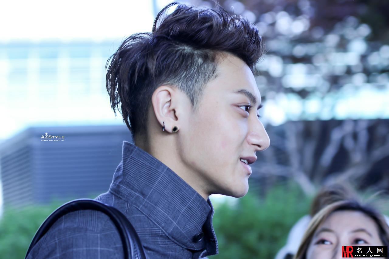 2014年11月EXO日本福冈飞韩国机场写真黄子韬图片写真尽显时尚潮范(1)