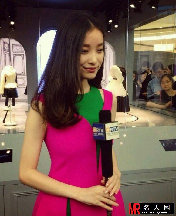 倪妮2014活动大图集第六弹 粉绿搭配可爱迷人(1)