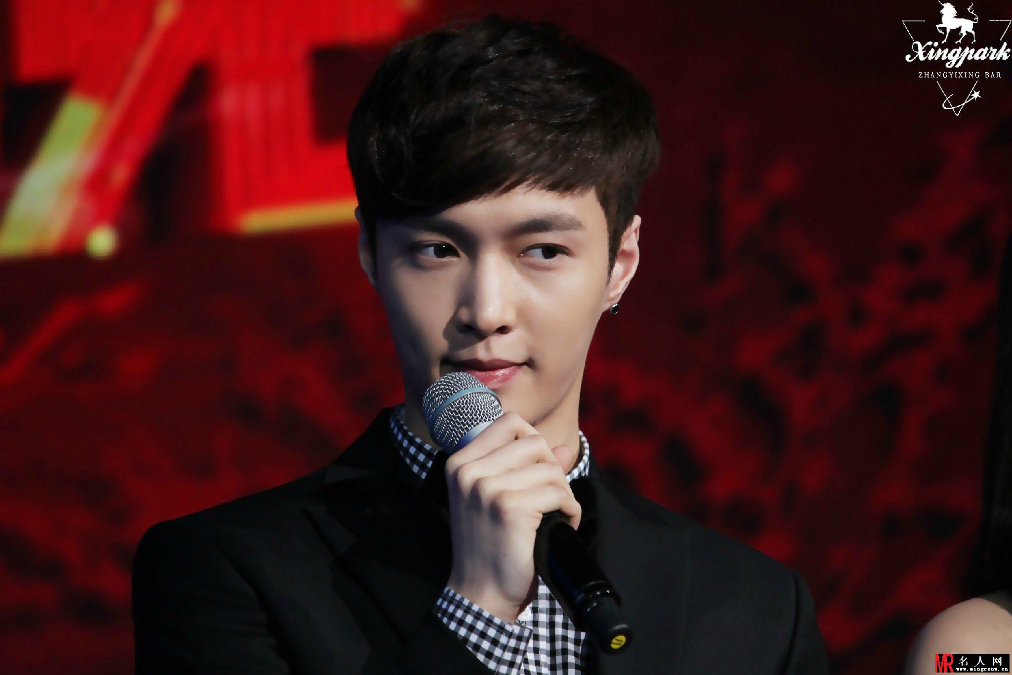 EXO张艺兴2015年中央电视台网络春晚现场花絮合集(1)
