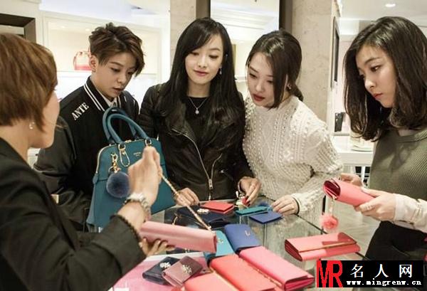 F（X）宋茜代言lovcat品牌包包写真(1)