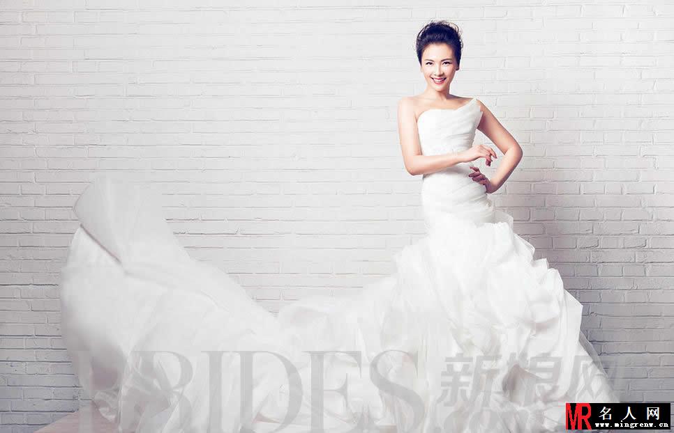 刘涛婚纱写真曝光 性感贤妻登封面(1)